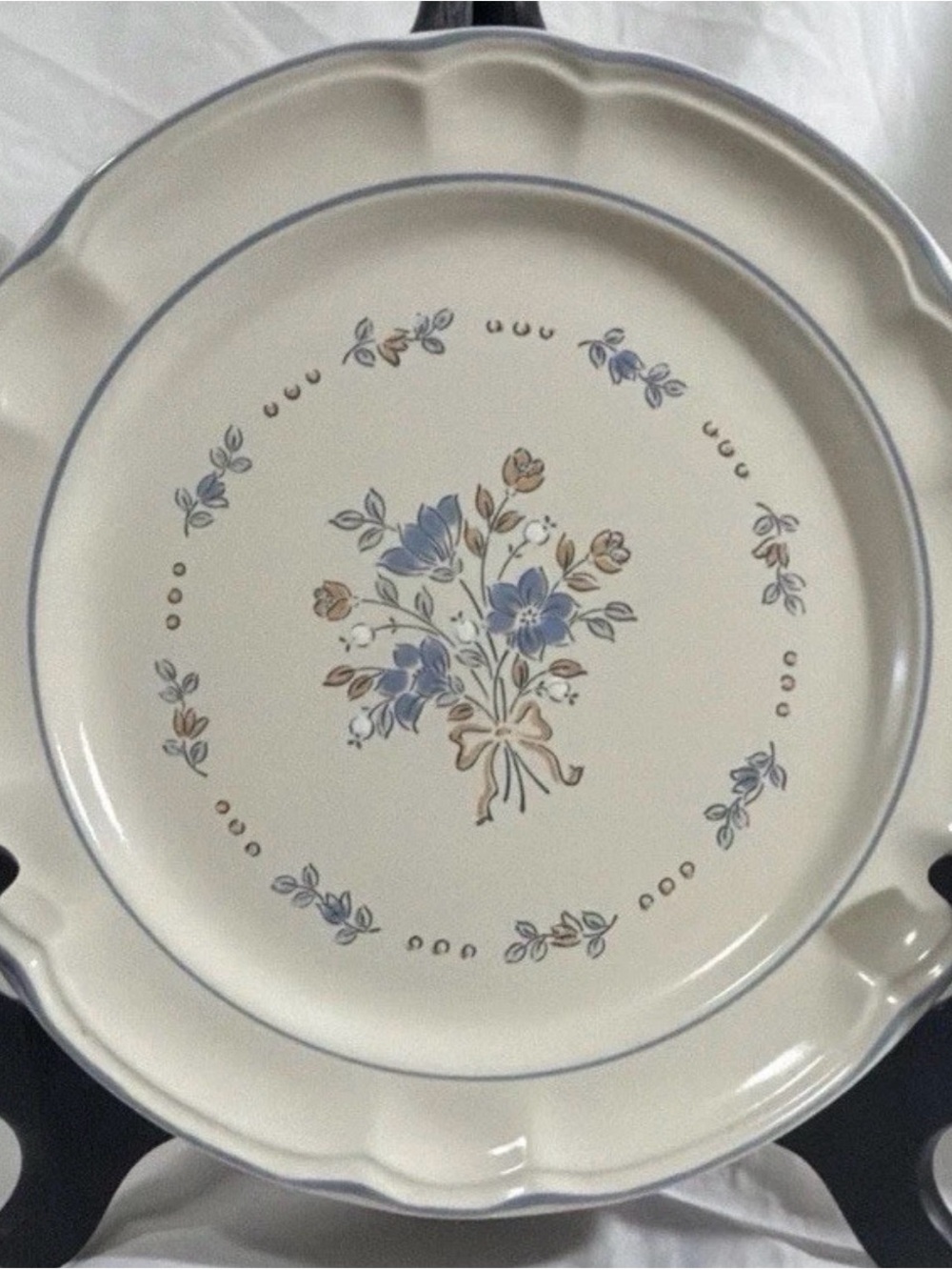 Cordella Cream Dinner Plate with Blue and Tan Floral Design